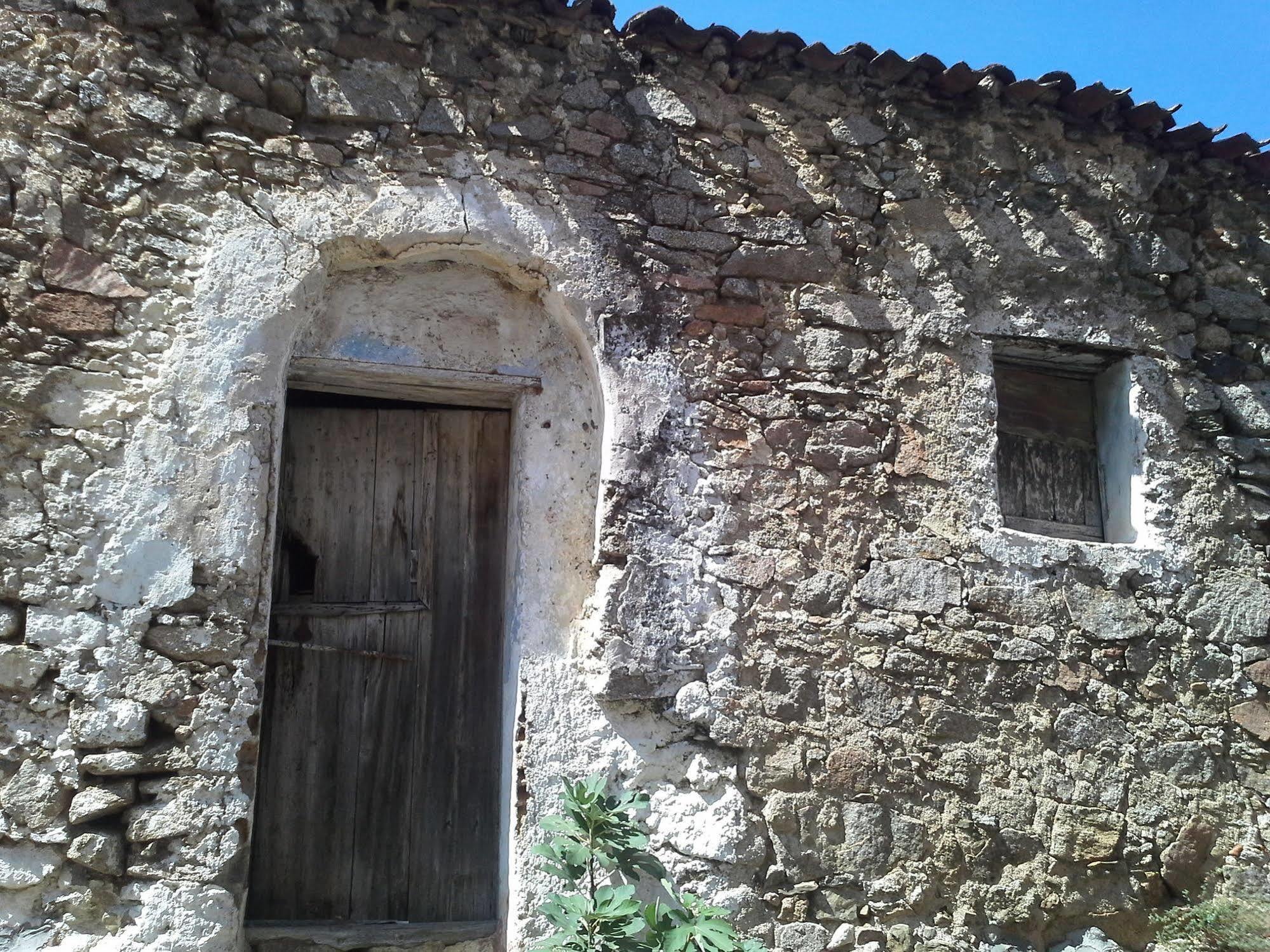 B&B Corte San Lussorio Ольєна Екстер'єр фото
